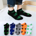 Coton complet cool et relaxant respirant accepter la personnalisation en vrac des chaussettes de dessins animés pour hommes